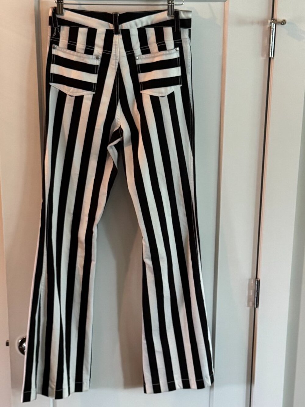 Alice + Olivia Black and White Stripe Flared Pants Size 8 - Picture 2 of 8